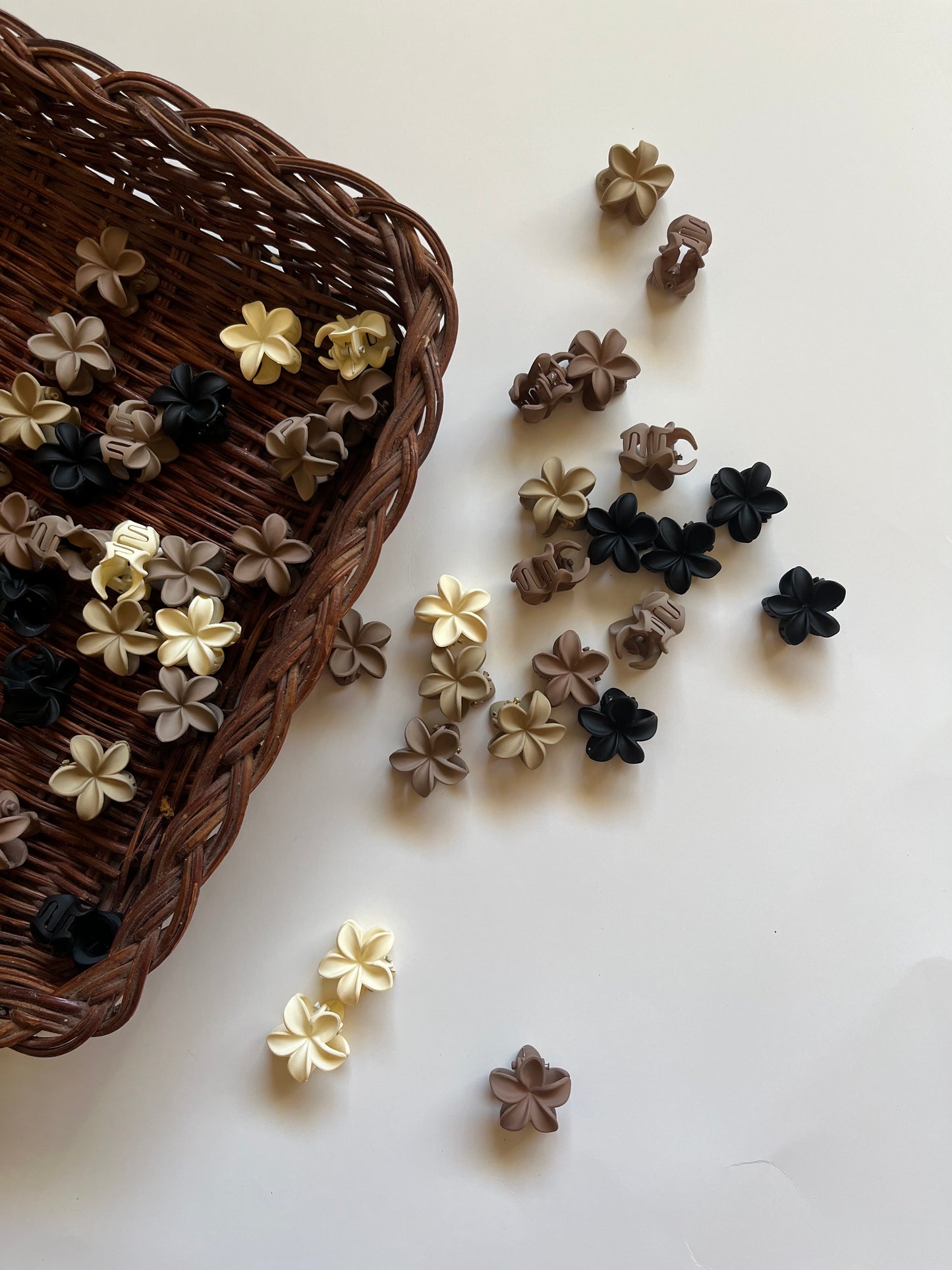 Mini Elegant Flower Clips