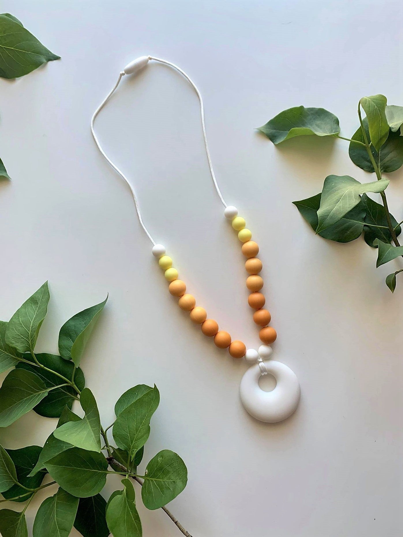 Necklaces With Circle Pendant