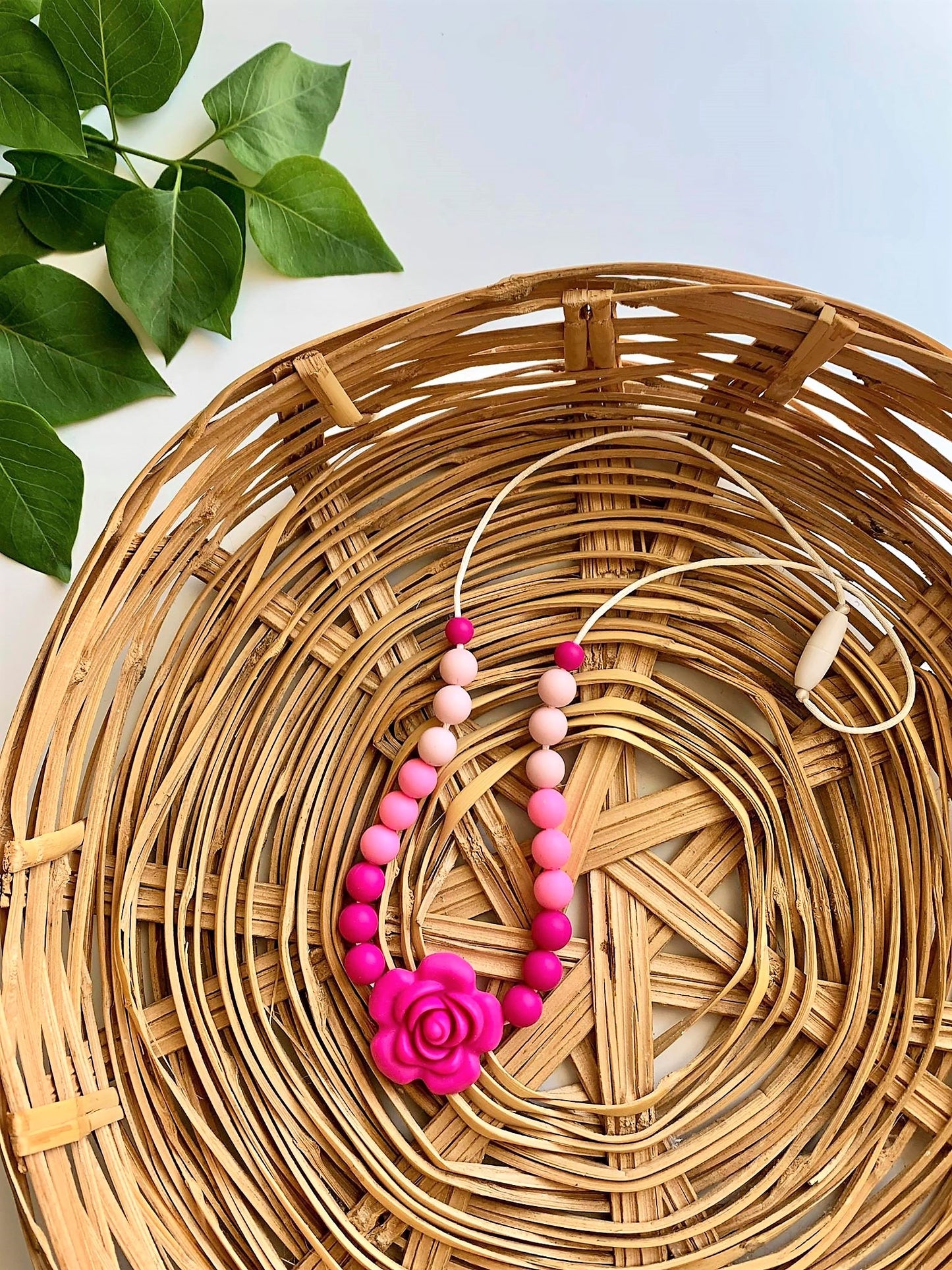 Necklaces With Flower Pendant