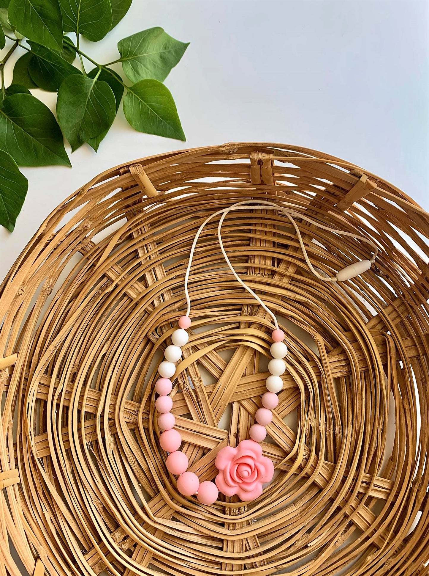 Necklaces With Flower Pendant